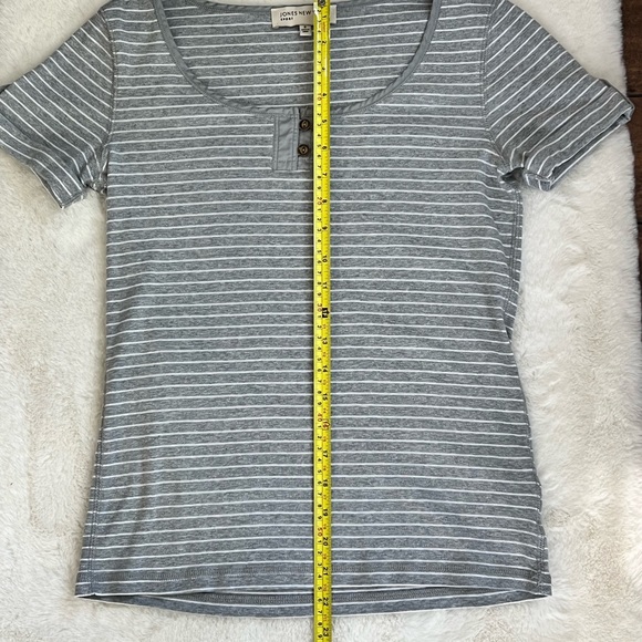 Jones New York Sport Gray Striped Short Sleeves Size Small - Picture 13 of 13